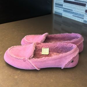 UGG slippers. Pink, US size 7, EU size 3&